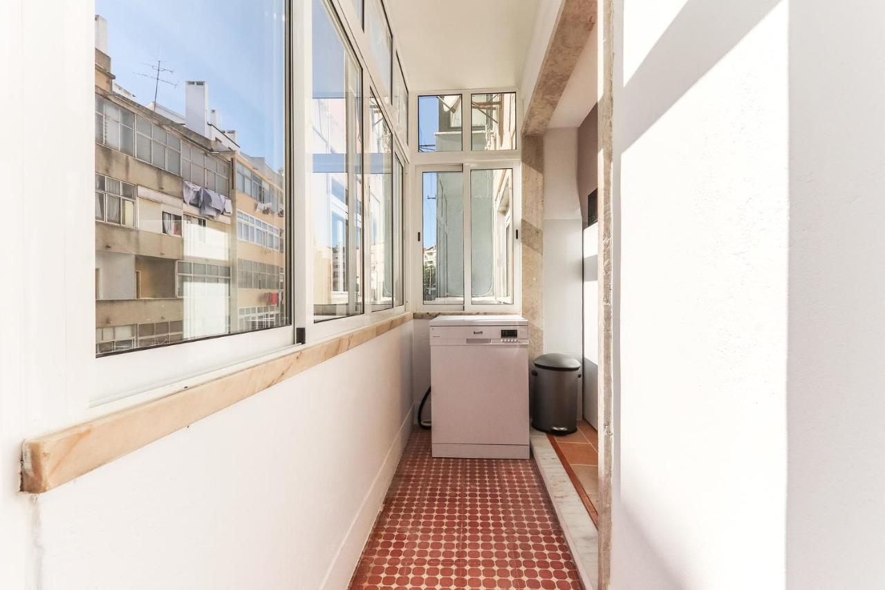 Vita Portucale ! Olaias Design With Terrace Lisbon Exterior photo
